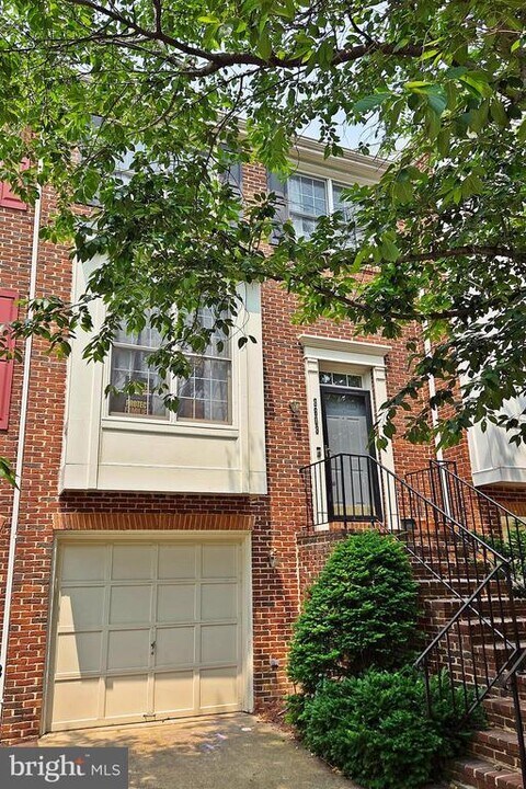 3803 Charles Ave in Alexandria, VA - Building Photo