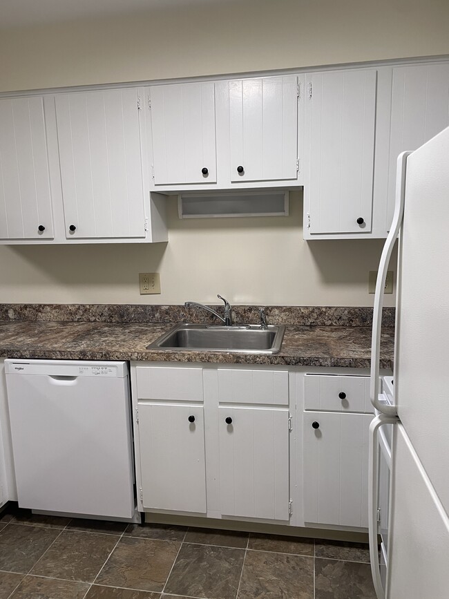 South Bay Apartments in North Syracuse, NY - Foto de edificio - Building Photo