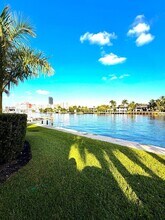 21025 NE 38th Ave in Aventura, FL - Building Photo - Building Photo