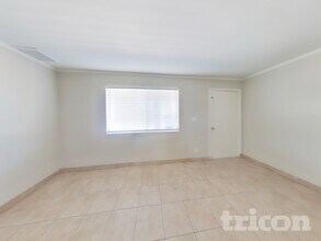 1649 W Pueblo Ave in Mesa, AZ - Foto de edificio - Building Photo