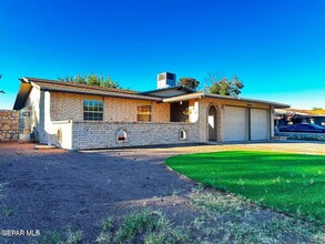 10942 Miller Barber Dr in El Paso, TX - Building Photo - Building Photo