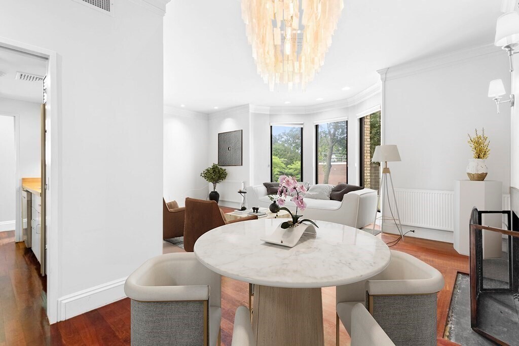 350 Tappan St, Unit 1 in Brookline, MA - Building Photo