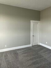 109 1/2 E 6th St in Newton, KS - Building Photo - Building Photo