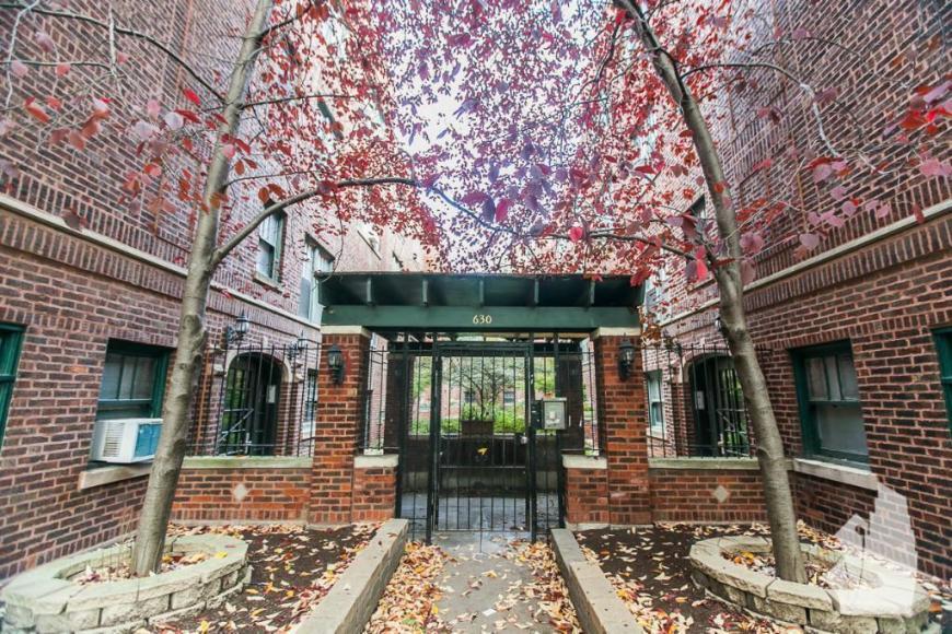 634 W Arlington Pl in Chicago, IL - Building Photo
