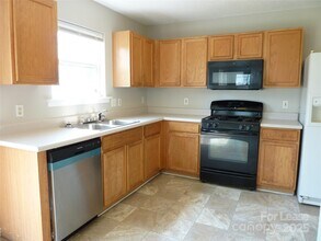 8841 Laurel Run Dr in Charlotte, NC - Building Photo - Building Photo