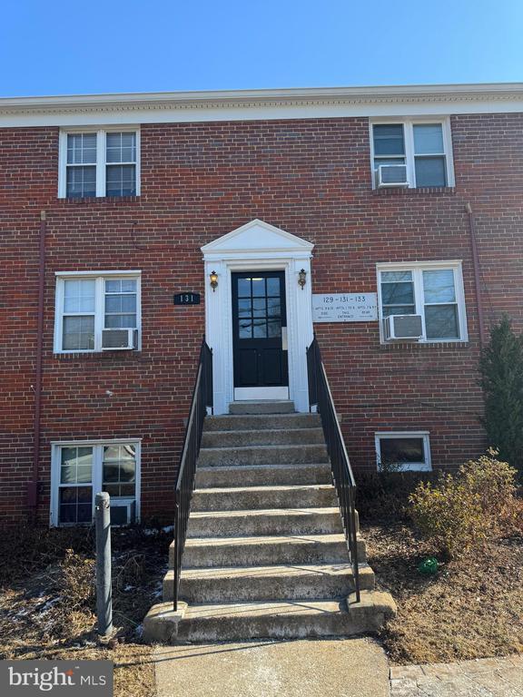property at 131 S Courthouse Rd