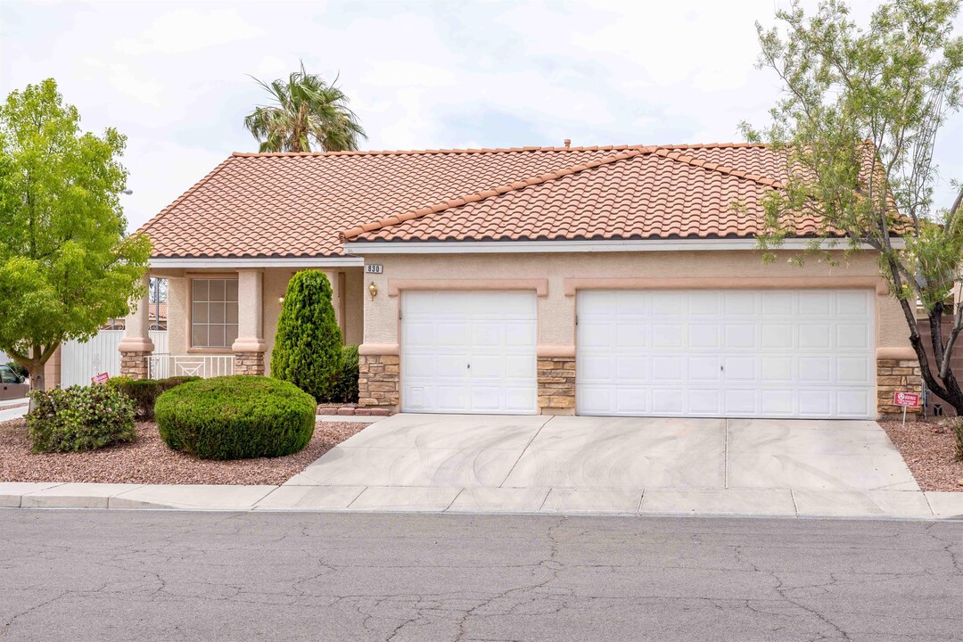 830 Kingston Springs Way in Las Vegas, NV - Building Photo