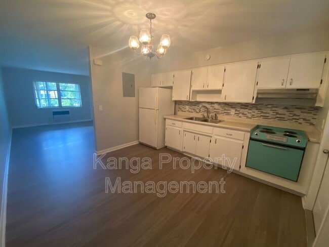 612 Prosperity Farms Rd in North Palm Beach, FL - Building Photo - Building Photo