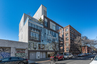 324 Saint Marks Ave in Brooklyn, NY - Building Photo - Primary Photo