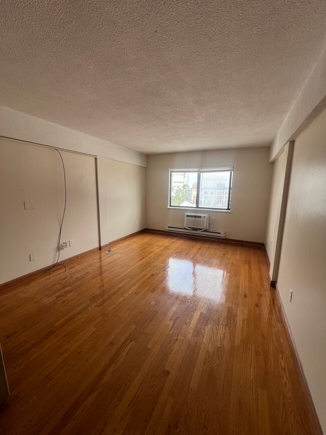 217 Fuller St, Unit 3 in Brookline, MA - Foto de edificio - Building Photo