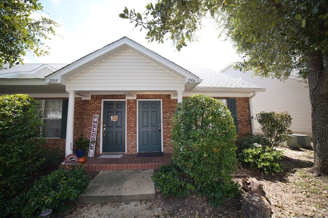 property at 2738 W Tharpe St