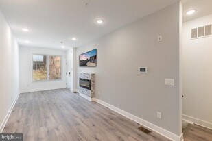 1423 N 8th St in Philadelphia, PA - Building Photo