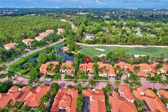 2891 Tiburon Blvd E in Naples, FL - Foto de edificio - Building Photo
