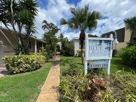 113 Edwards Ln in West Palm Beach, FL - Building Photo