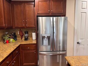 17423 Smoke Tree Ln in Santa Clarita, CA - Building Photo - Building Photo