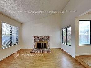 2080 Moontree Dr in Sacramento, CA - Building Photo - Building Photo