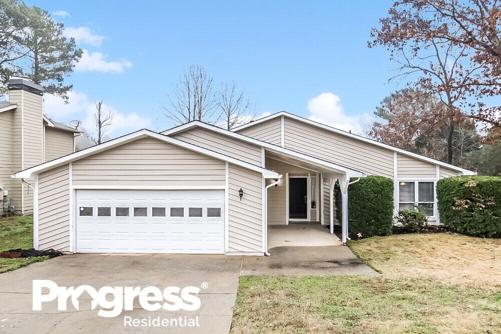 2468 Mistletoe Ln SW in Snellville, GA - Building Photo