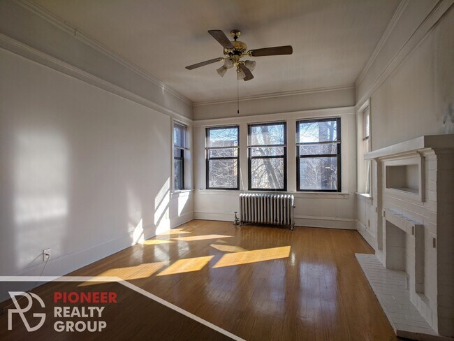 1448 W Cornelia Ave, Unit 2