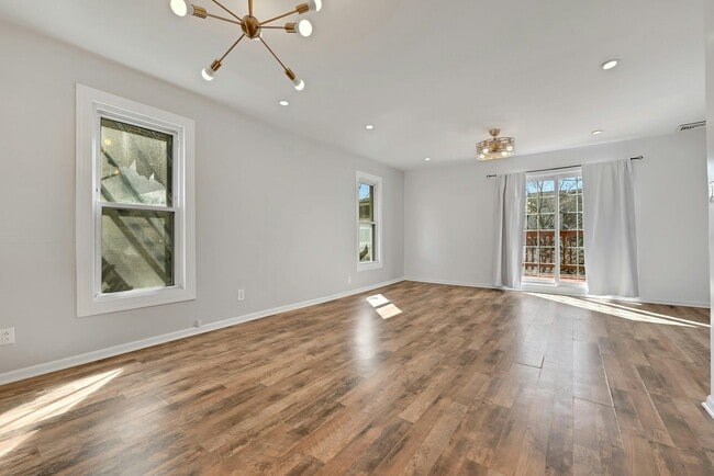 30 Columbia Terrace in Edgewater, NJ - Building Photo - Building Photo