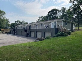 North Adams St in Oswego, IL - Building Photo