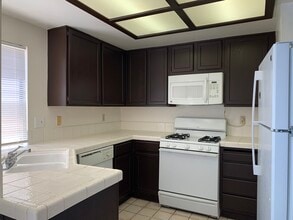 2448 Pickwick Dr in Henderson, NV - Building Photo - Building Photo