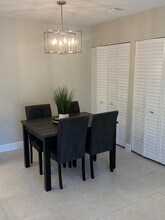 3957 NW Cinnamon Tree Cir in Jensen Beach, FL - Foto de edificio - Building Photo