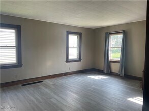 1353 Grant St in Akron, OH - Building Photo - Building Photo