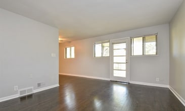 1145 Waukegan Rd in Deerfield, IL - Building Photo - Building Photo