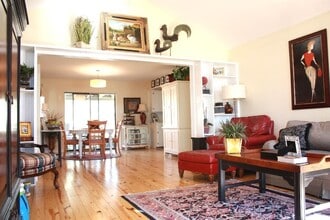 122 Lynne Therese Cir in Ocean Springs, MS - Building Photo - Building Photo