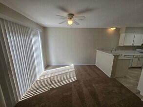 2804 Crystal Lantern Dr in Henderson, NV - Building Photo - Building Photo