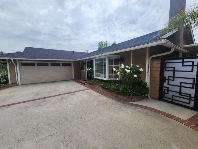 13969 Wallabi Ave in Sylmar, CA - Building Photo - Building Photo