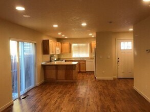 820 NE Copperleaf Loop-Unit -#2 in Bend, OR - Building Photo - Building Photo
