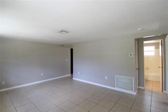 2033 Sandrala Dr in Sarasota, FL - Building Photo - Building Photo