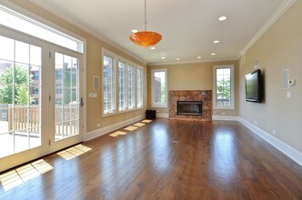 123 Maple Ave in Wilmette, IL - Building Photo - Building Photo