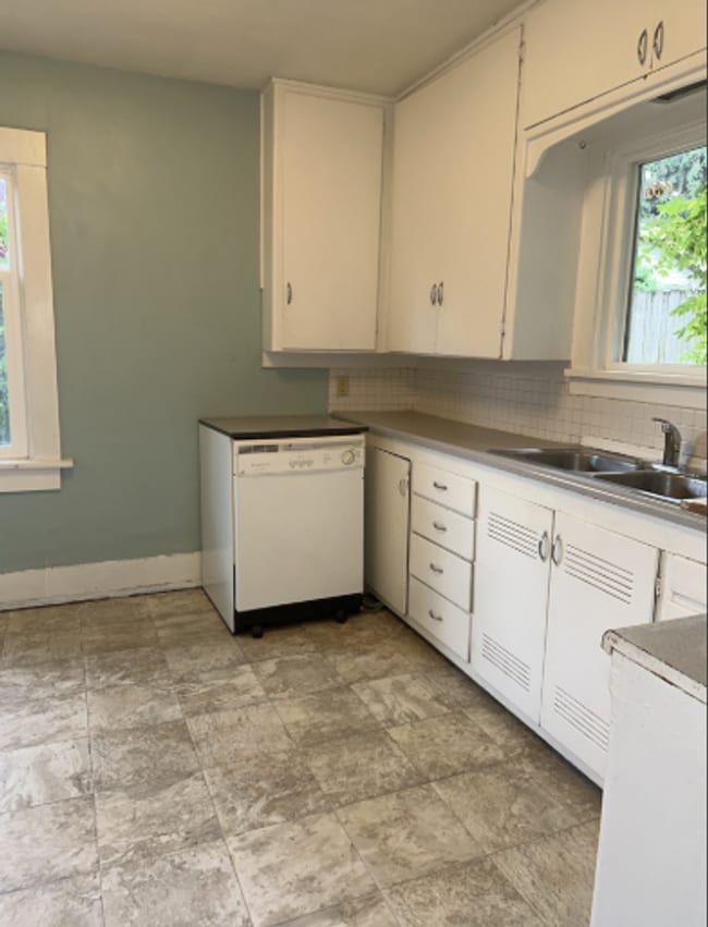 1628 James St in Bellingham, WA - Building Photo - Building Photo