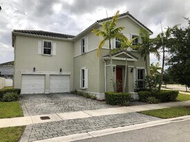 17000 SW 90th Terrace in Miami, FL - Building Photo
