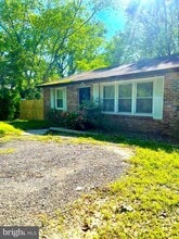 6740 Solomons Island Rd N in Sunderland, MD - Building Photo - Building Photo