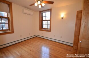 89 Myrtle St, Unit 2 in Boston, MA - Building Photo