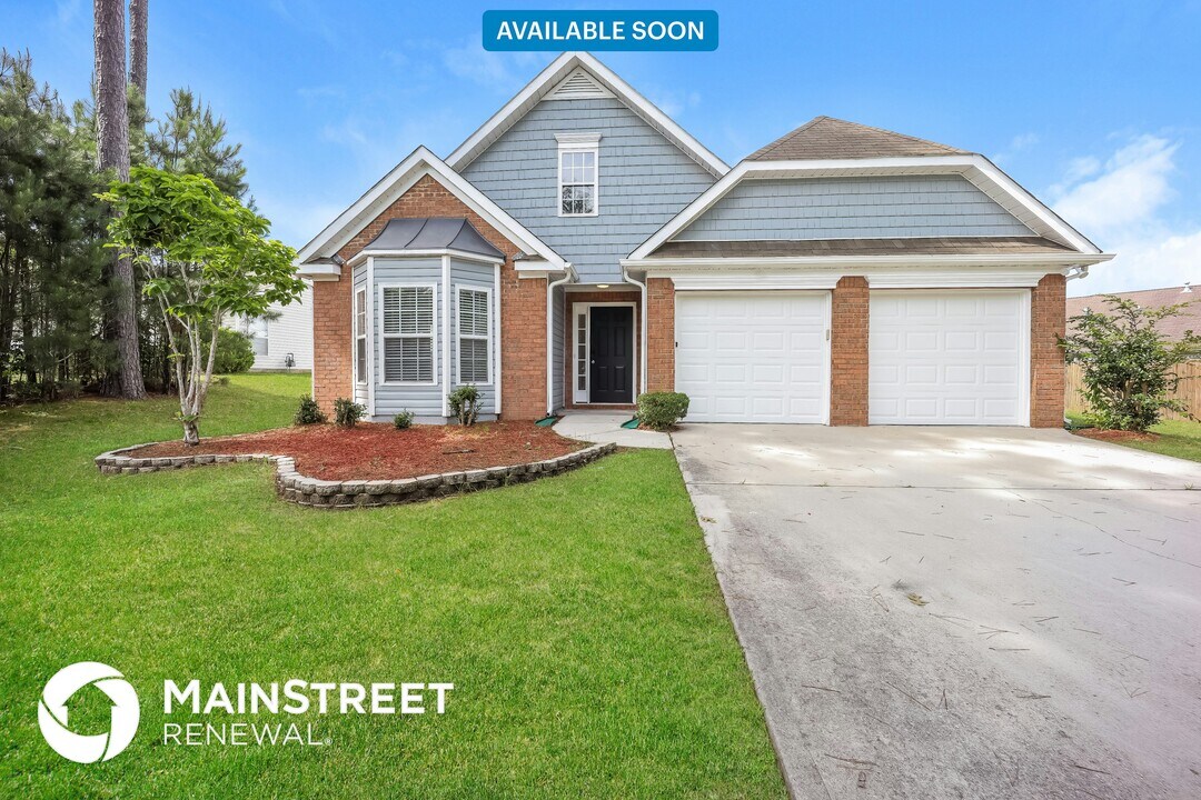 612 Mayfern Dr in Fairburn, GA - Building Photo