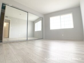 4280 Lindblade Dr, Unit 104 in Los Angeles, CA - Building Photo - Building Photo