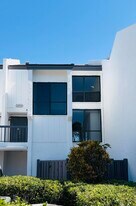 2404 Bridgewood Dr in Boca Raton, FL - Building Photo