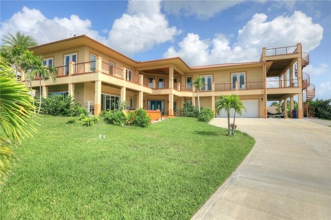 7785 Grand Oak Cir in Sebastian, FL - Building Photo - Building Photo
