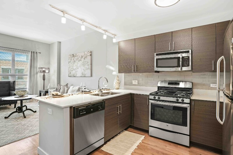1175 W Madison St in Chicago, IL - Building Photo
