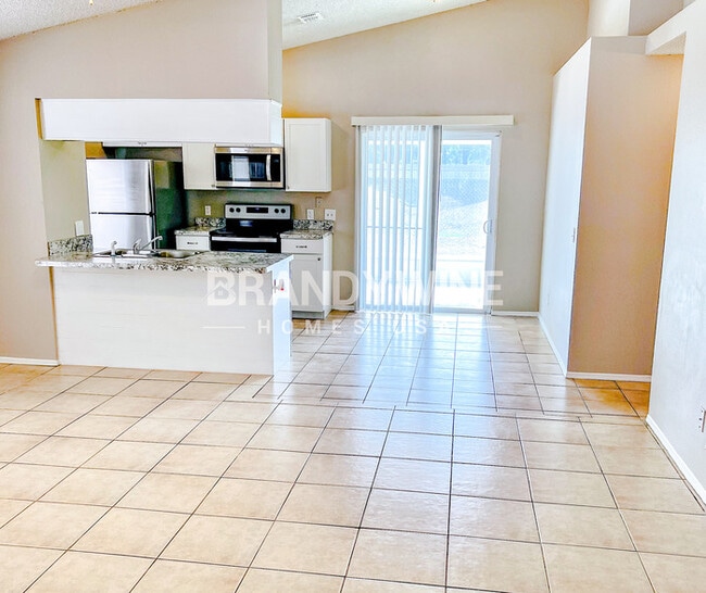 3314 Lake Tiny Cir in Orlando, FL - Foto de edificio - Building Photo