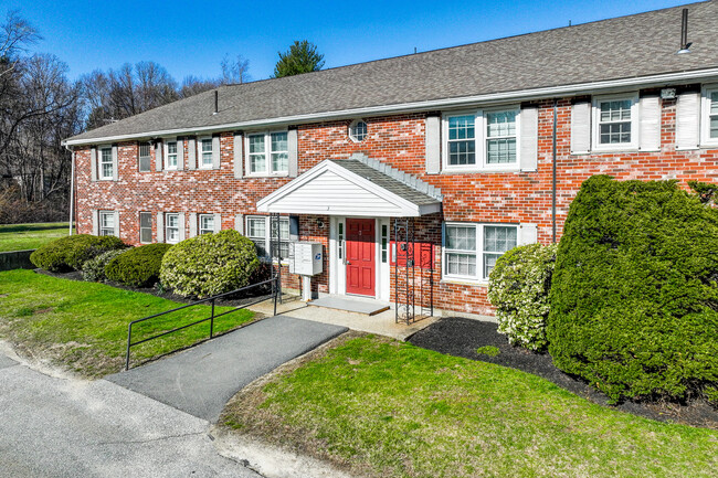 Jefferson Farms Condominiums in Acton, MA - Foto de edificio - Building Photo