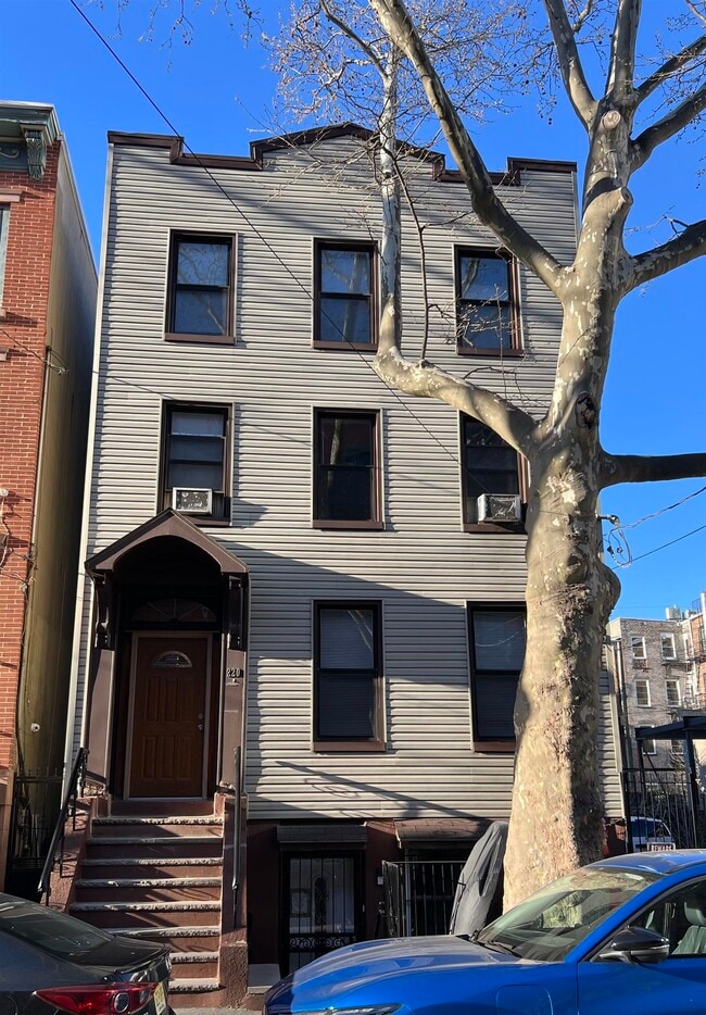 220 Bay St in Jersey City, NJ - Building Photo - Building Photo