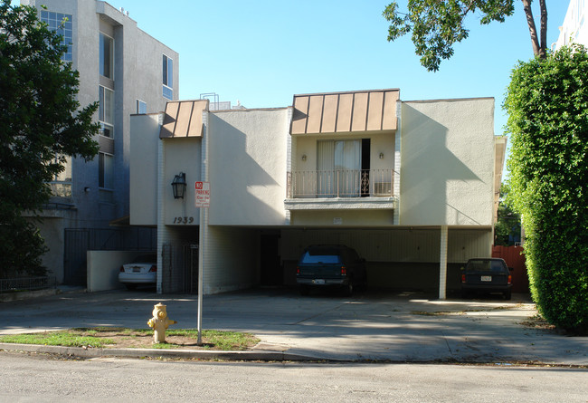 1939 Selby Ave in Los Angeles, CA - Foto de edificio - Building Photo