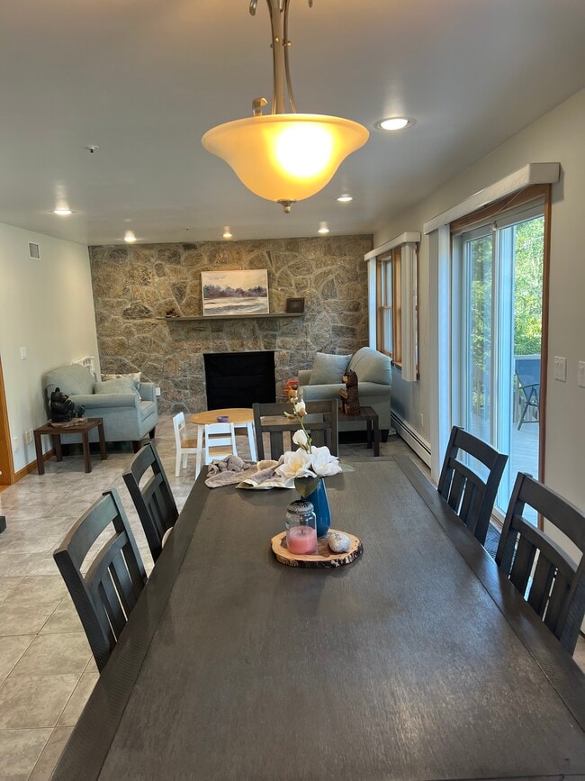 33 Gainsborg Ave E in Harrison, NY - Building Photo - Building Photo