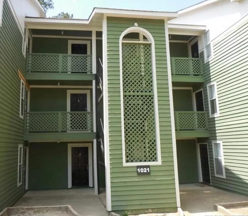 1021 Wood Creek Dr, Unit 7 in Fayetteville, NC - Building Photo