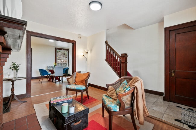 2241 1/2 Hawthorne Ave in Pittsburgh, PA - Building Photo - Building Photo